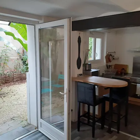 Joli F2 Confort Avec Jardin *